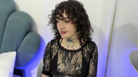 DaphneBlunt online show from 12-16-25, 08:47