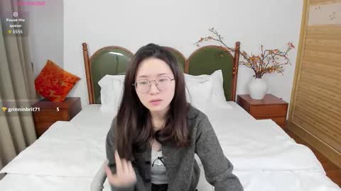 Snapshot of daphnedawn chatting on 11-20-25, 04:34 Dawn online show from 11-20-25, 04:34