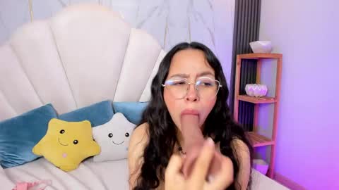 daphnevalucci online show from 04-14-26, 05:02