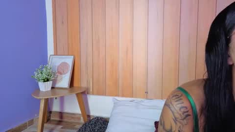 Daphne online show from 12-01-25, 02:16