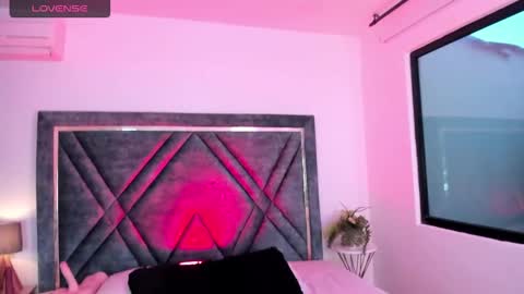 Snapshot of dapnne_ chatting on 02-11-25, 11:32 Daphne online show from 02-11-25, 11:32