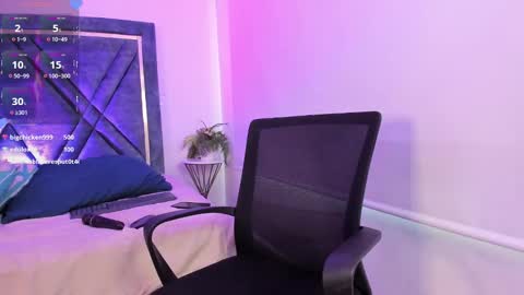 Snapshot of dapnne_ chatting on 03-10-25, 03:20 Daphne online show from 03-10-25, 03:20