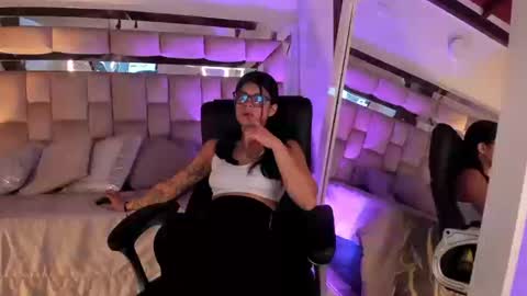 Snapshot of dapnne_ chatting on 09-11-25, 12:38 Daphne online show from 09-11-25, 12:38
