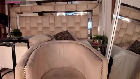 Snapshot of dapnne_ chatting on 10-03-25, 01:52 Daphne online show from 10-03-25, 01:52