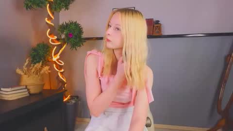 Kami online show from 11-30-25, 02:37