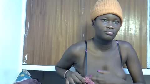 Snapshot of dare_daisy chatting on 10-19-25, 12:44 dare_daisy online show from 10-19-25, 12:44