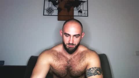 Snapshot of dariomuscle1993 chatting on 12-14-25, 08:13 Dario Muscel King online show from 12-14-25, 08:13