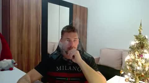 darius_94 online show from 12-15-25, 06:06