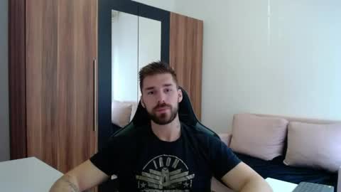 darius_94 online show from 06-08-26, 08:26
