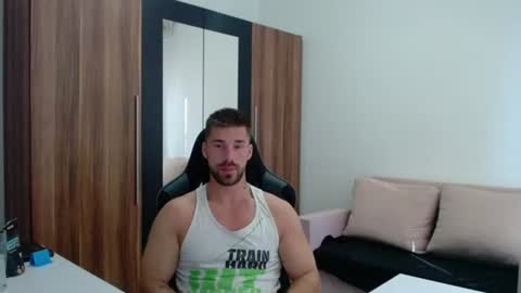 darius_94 online show from 07-01-26, 06:26