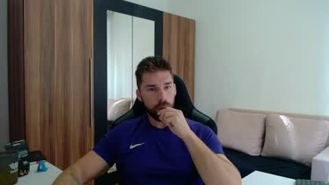 darius_94 online show from 07-18-26, 06:50