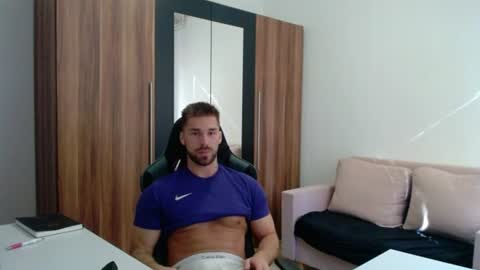 darius_94 online show from 07-30-26, 06:23