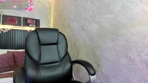 Snapshot of dark__nymph chatting on 09-27-25, 12:21 Dark online show from 09-27-25, 12:21