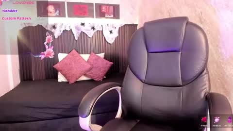 Snapshot of dark__nymph chatting on 10-01-25, 12:22 Dark online show from 10-01-25, 12:22