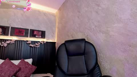 Snapshot of dark__nymph chatting on 10-07-25, 12:24 Dark online show from 10-07-25, 12:24