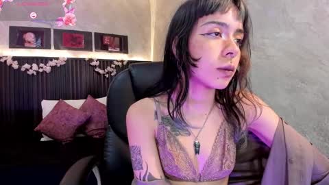 Snapshot of dark__nymph chatting on 10-09-25, 12:14 Dark online show from 10-09-25, 12:14