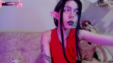 Snapshot of dark__nymph chatting on 10-27-25, 12:42 Dark online show from 10-27-25, 12:42