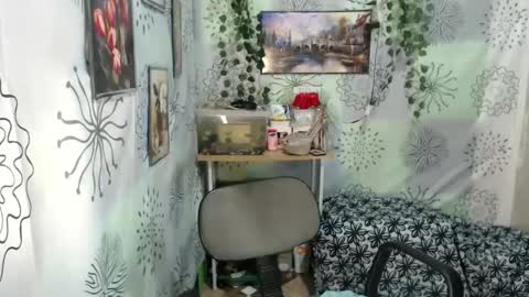 Snapshot of dark_angelxxx94 chatting on 02-19-25, 09:36 yushico online show from 02-19-25, 09:36