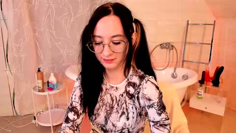 Lola online show from 12-14-24, 09:51