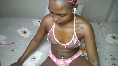 dark_lovly online show from 11-17-25, 09:42