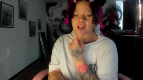 Snapshot of dark_miau chatting on 11-30-25, 05:17 miau online show from 11-30-25, 05:17