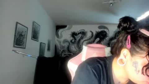 Snapshot of dark_miau chatting on 12-16-25, 03:39 miau online show from 12-16-25, 03:39