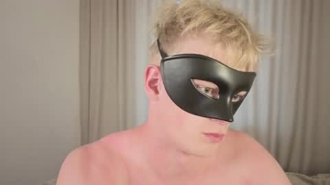 Snapshot of dark_rogue18 chatting on 07-26-26, 04:03 Dominic XDominus518 online show from 07-26-26, 04:03