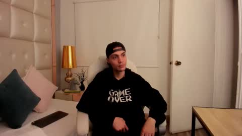 dark_sun333 online show from 12-14-25, 03:01