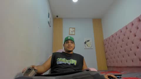 Snapshot of darkalphax01 chatting on 12-19-25, 02:29 darkalphax01 online show from 12-19-25, 02:29