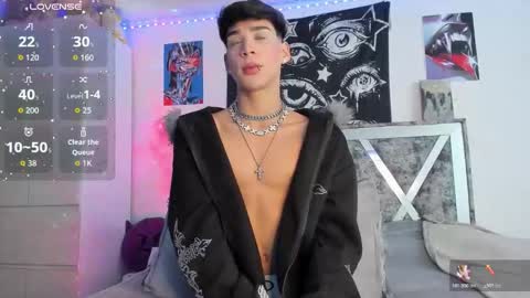 Snapshot of darkboy26_ chatting on 01-09-26, 02:14 Blake online show from 01-09-26, 02:14