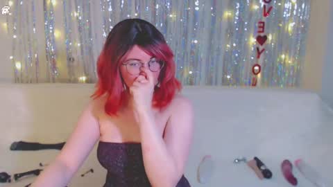 Kelly online show from 01-11-25, 05:20