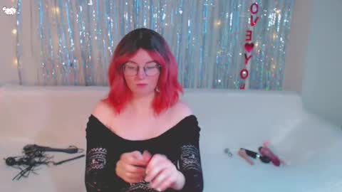 Kelly online show from 01-14-25, 06:13