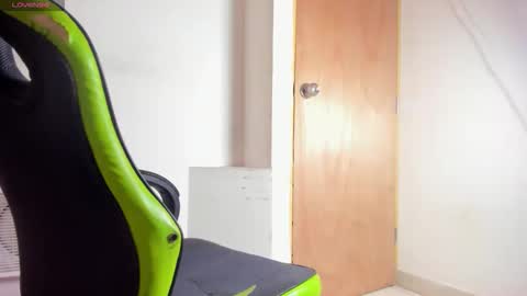 Snapshot of darkknightx01 chatting on 09-10-25, 02:44 darkknightx01 online show from 09-10-25, 02:44