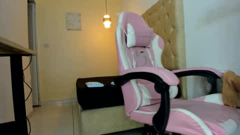 Snapshot of darkknightx01 chatting on 10-04-25, 01:14 darkknightx01 online show from 10-04-25, 01:14