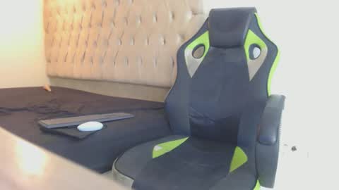 Snapshot of darkknightx01 chatting on 10-27-25, 12:58 darkknightx01 online show from 10-27-25, 12:58