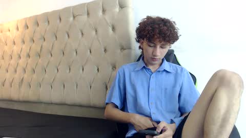 Snapshot of darkknightx01 chatting on 11-05-25, 01:38 darkknightx01 online show from 11-05-25, 01:38