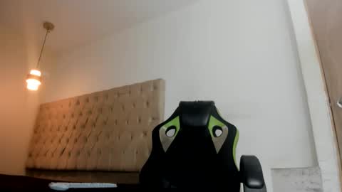 Snapshot of darkknightx01 chatting on 03-08-26, 01:36 darkknightx01 online show from 03-08-26, 01:36