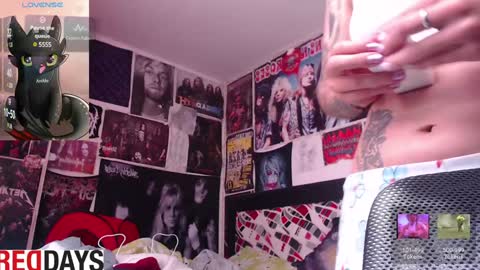Snapshot of darkness_joones chatting on 02-06-25, 07:07 Darkness online show from 02-06-25, 07:07