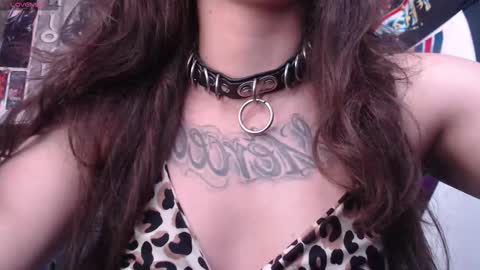 Snapshot of darkness_joones chatting on 02-10-25, 09:47 Darkness online show from 02-10-25, 09:47