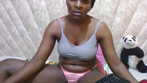 Snapshot of darknipples2 chatting on 06-03-26, 12:52 SHANICE online show from 06-03-26, 12:52