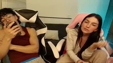 Snapshot of darkpleasuress chatting on 11-06-25, 06:47 darkpleasuress online show from 11-06-25, 06:47