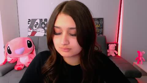 Snapshot of darksidelove_ chatting on 04-25-26, 04:48 Amelie online show from 04-25-26, 04:48