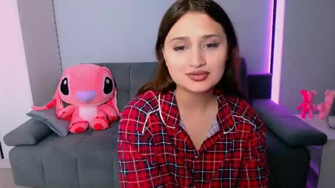 Snapshot of darksidelove_ chatting on 05-22-26, 06:35 Amelie online show from 05-22-26, 06:35