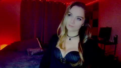 roseredgoddess online show from 09-17-25, 01:51