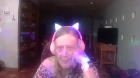 darla_darling1222101 online show from 05-02-26, 12:21