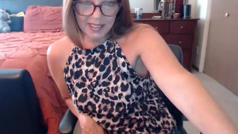 Snapshot of darlingd77 chatting on 07-03-26, 01:50 DarlingD online show from 07-03-26, 01:50