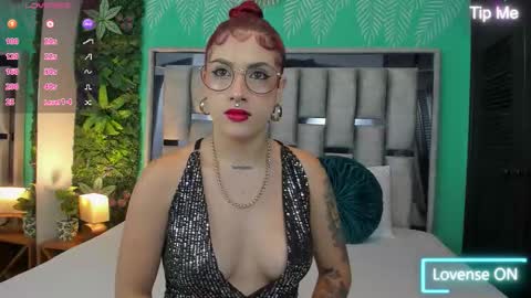 Darlyhooper online show from 10-21-25, 12:28