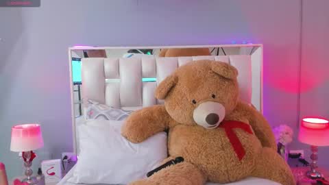 darlyn_tenderhot__ online show from 09-23-25, 05:21