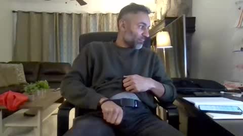 Snapshot of darryl43321 chatting on 01-06-26, 07:28 darryl43321 online show from 01-06-26, 07:28