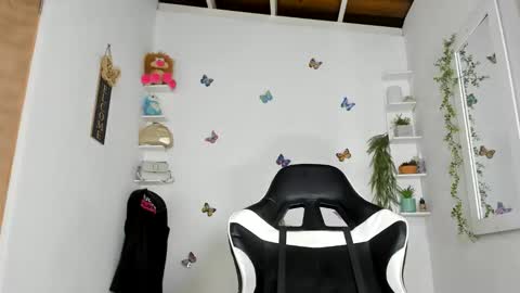 Snapshot of darsha__sahu chatting on 02-28-26, 08:48 Darsha online show from 02-28-26, 08:48